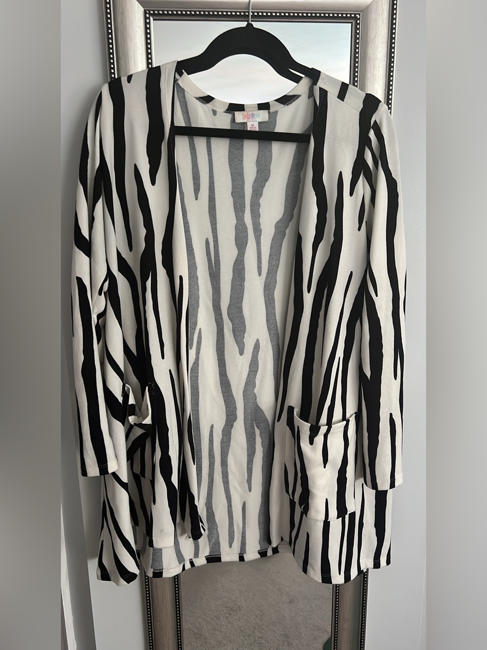 Women’s LuLaRoe Caroline Black & White Zebra Print Open Cardigan